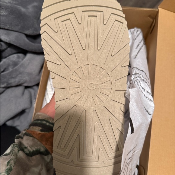 UGG Tasman slipper in mustard seed - Picture 3 of 5